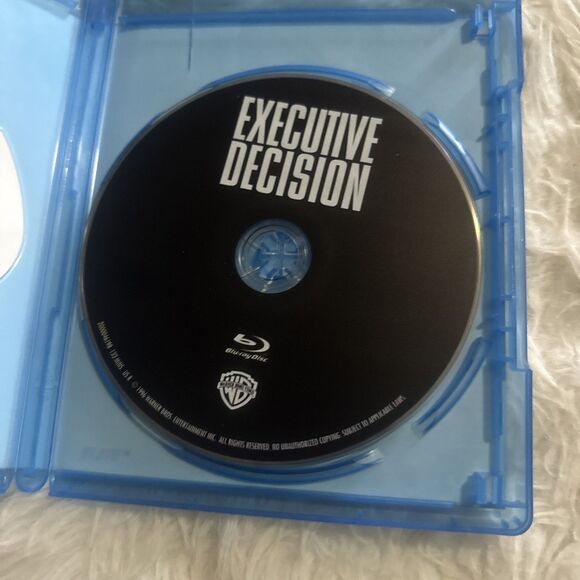 Executive Decision (Blu-ray, 1996) - Picture 3 of 4